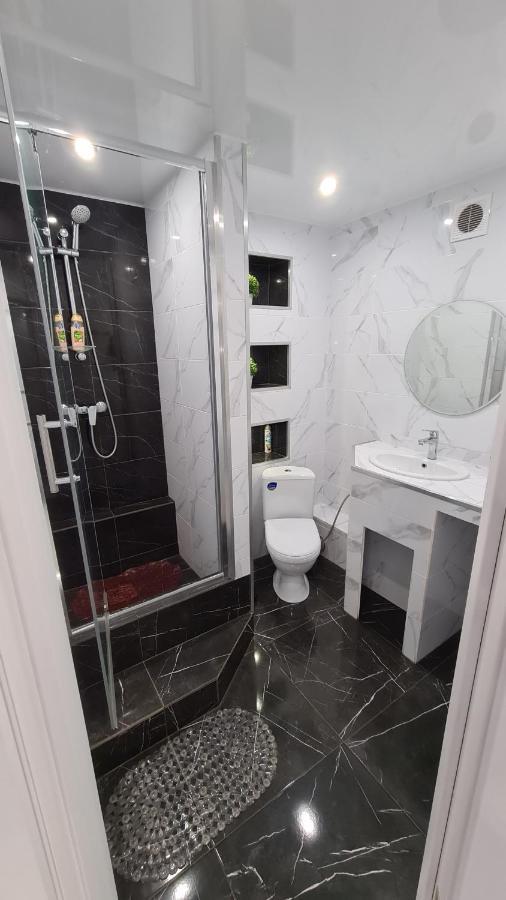 Apartaments On Prospekt Mira 35 Kryvy Rih Buitenkant foto